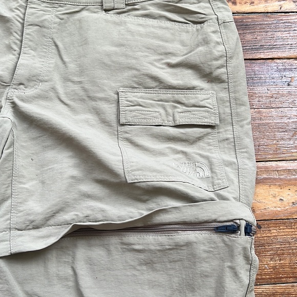 North Face Convertible pants - Picture 2 of 5